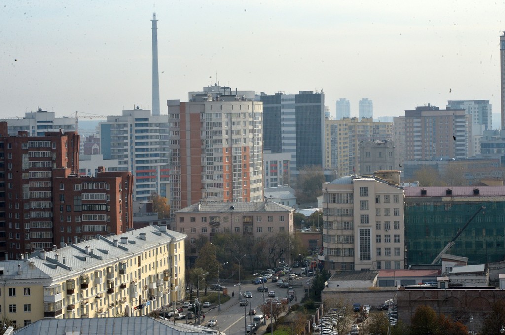 Вид на улицу Малышева с трибун Центрального стадиона