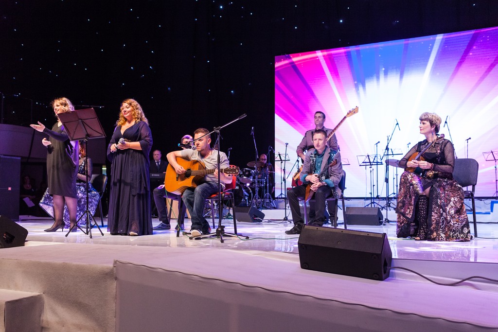 Музыканты на открытии конгресса людей с ограниченными возможностями здоровья в Екатеринбурге
