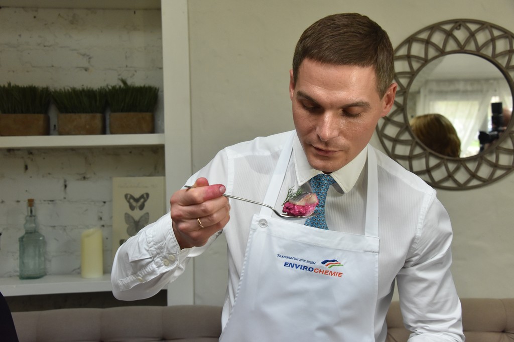 Андрей Соболев на кухне