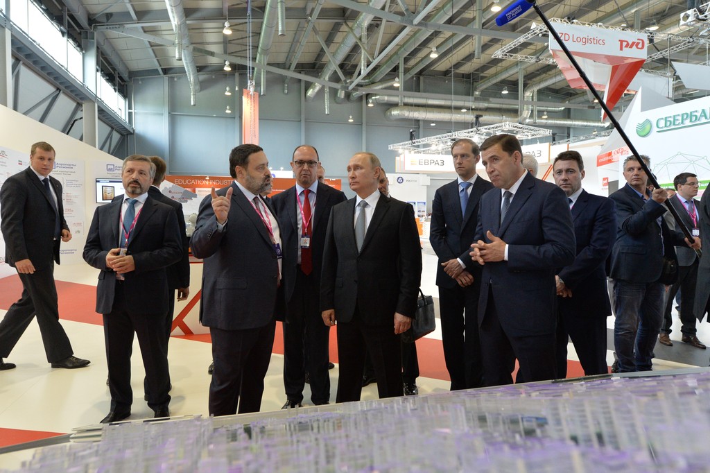 Владимир Путин на выставке Иннопром - 2017