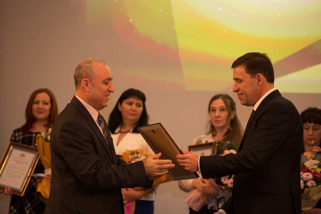 Эдик Петросян, учитель математики из Нижнего Тагила, не в первый раз одержал победу в соревнованиях педагогов