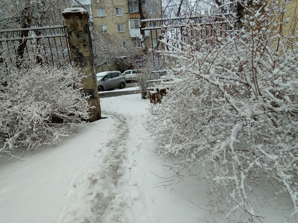 Апрельский снегопад в Екатеринбурге