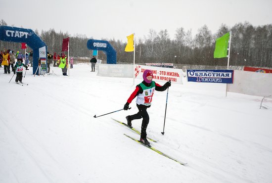 С каждым годом на лыжню «Облгазеты» выходит всё больше спортсменов. Фото: Александр Исаков