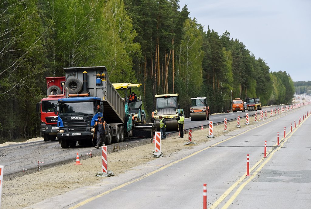 В рамках проекта в 2018 году в Екатеринбургской агломерации отремонтировано более 100 километров автодорог. Фото: Алексей Кунилов