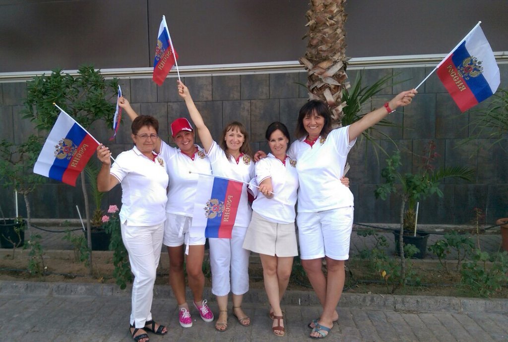 Наталья Кондакова (вторая слева) считает, что российская женская команда успешно выступила на ЧМ-16 спортивной рыбной ловле в Испании. Фото: facebook.com