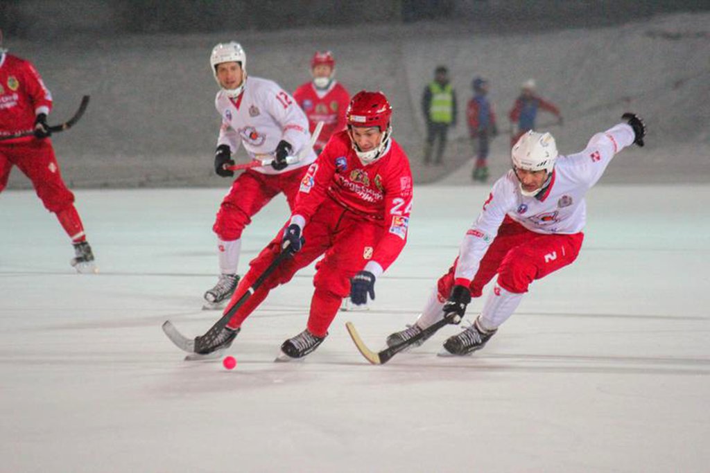 Из восьми матчей регулярного чемпионата в нынешнем сезоне «Трубник» лишь два сыграл  на домашнем льду. Фото: Регина Немытова
