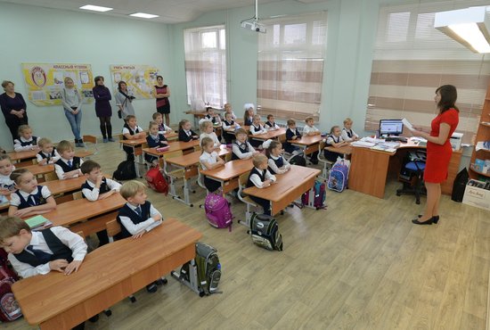 В школы Свердловской области пришли работать 1 179 выпускников вузов и колледжей. Фото: Павел Ворожцов