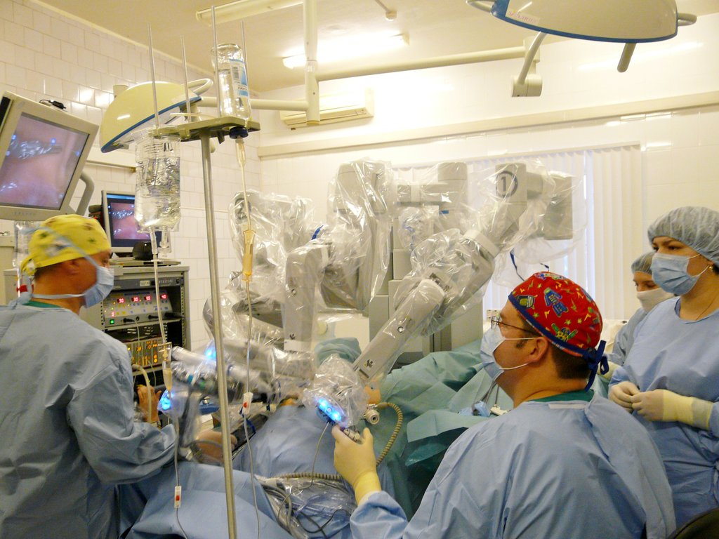 Удаление опухоли предстательной железы с помощью роботассистированного комплекса «Да ВИНЧИ». Фото: Ольга Белкина