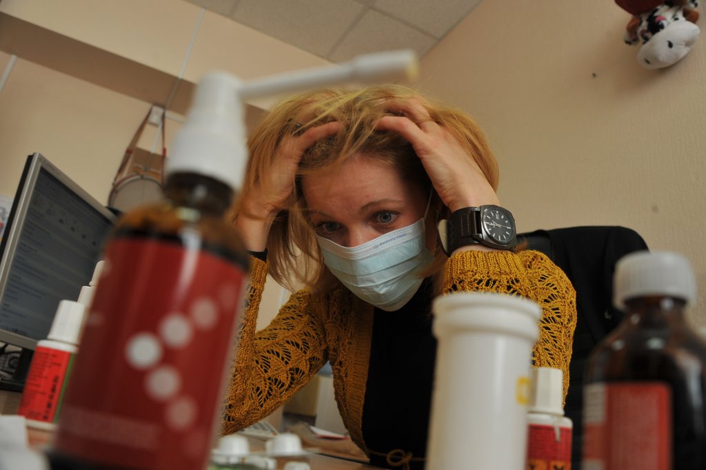 В пик заболеваемости гриппом и ОРВИ попасть на приём к доктору оказалось более чем сложно. Фото Алексея Кунилова.