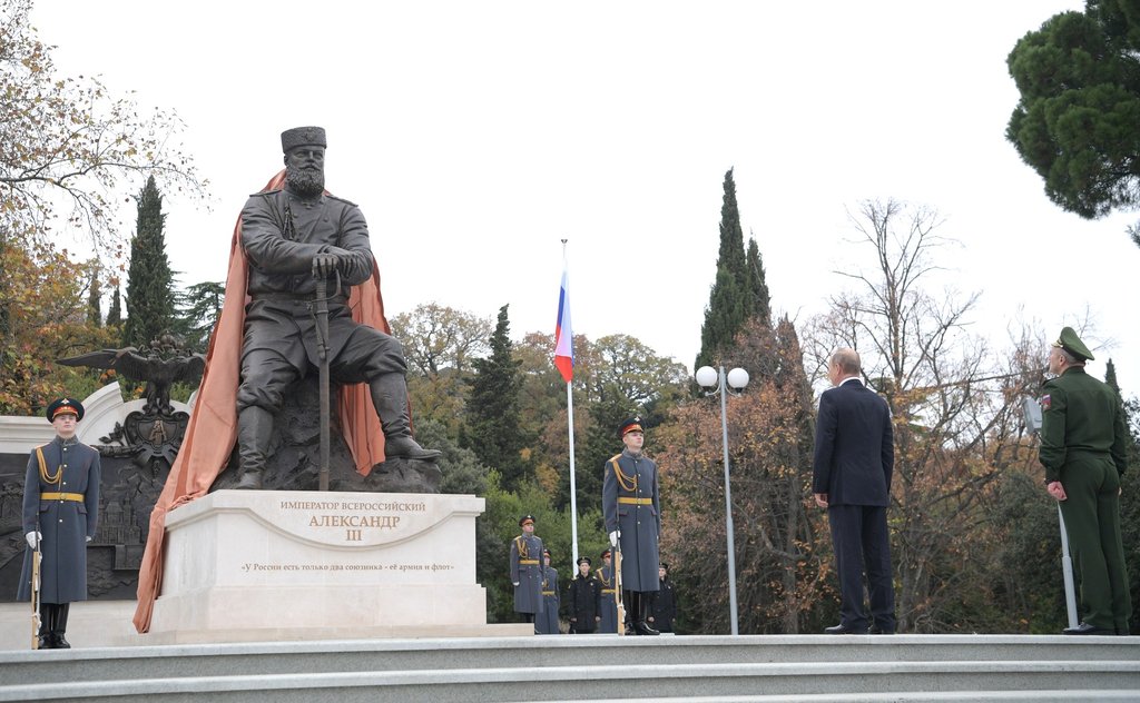 Владимир Путин на открытии памятника Александру III. Фото: http://kremlin.ru