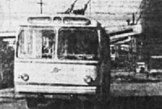 Троллейбусная линия в Качканаре стала единственной на территории России, закрытой ещё при советской власти. Неизвестный фотограф.