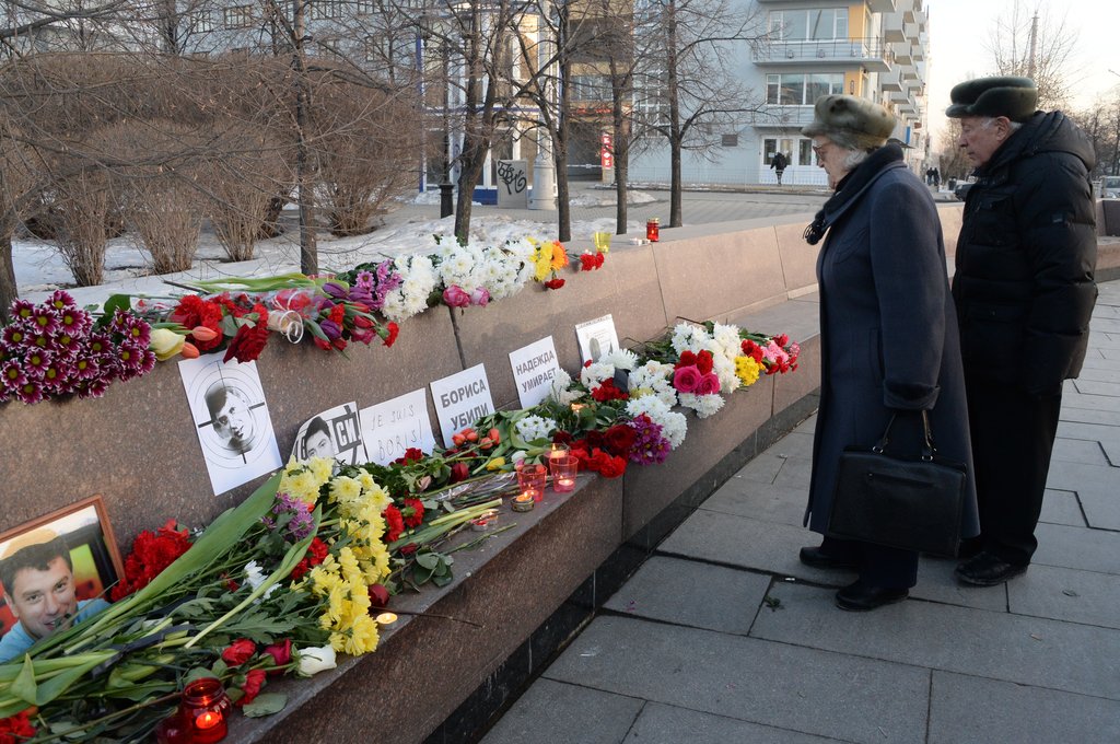 В Екатеринбурге прошла акция памяти Бориса Немцова. Фото: Станислав Савин