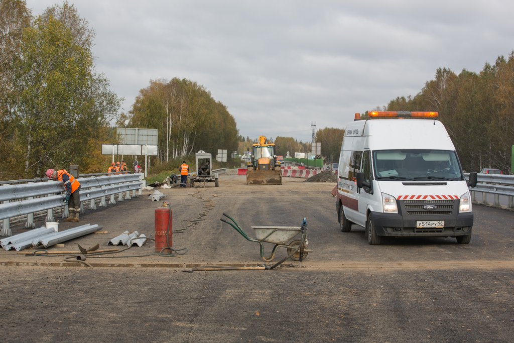 Проверка качества ремонта моста через Мостовку, сентябрь 2017 года.  Фото: Владимир Мартьянов