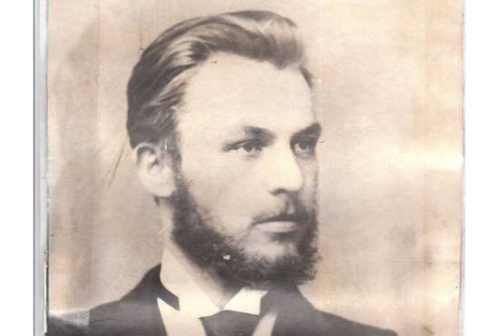 Махнёвским земским училищем Александр Мартынов руководил  с 1878 по 1901 год.