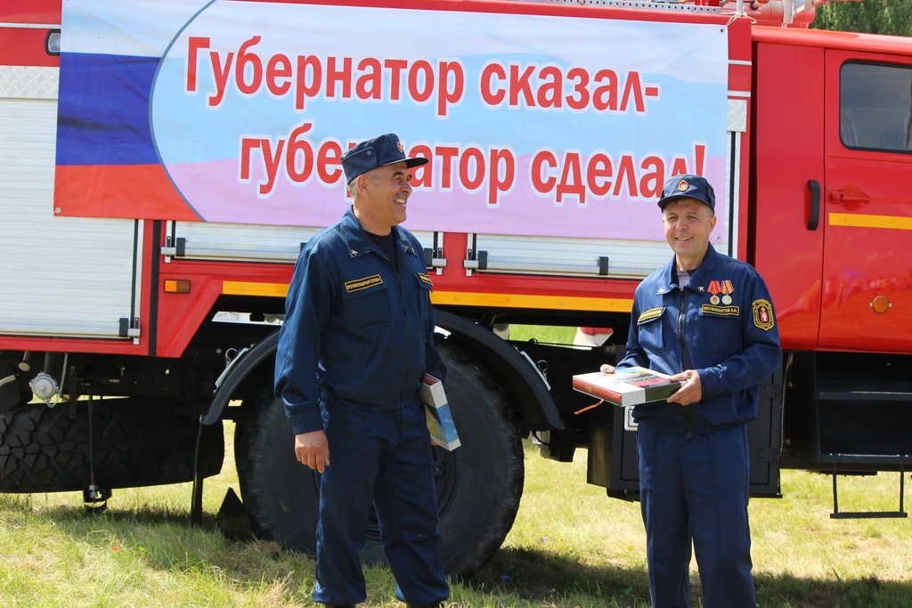 вручение пожарного автомобиля в селе Нижнеиргинском