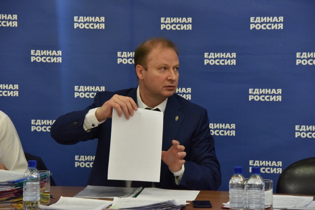 Лидер свердловских единороссов сообщил, что кандидат от партии на пост губернатора области пройдёт через процедуру праймериз. Фото: Алексей Кунилов.