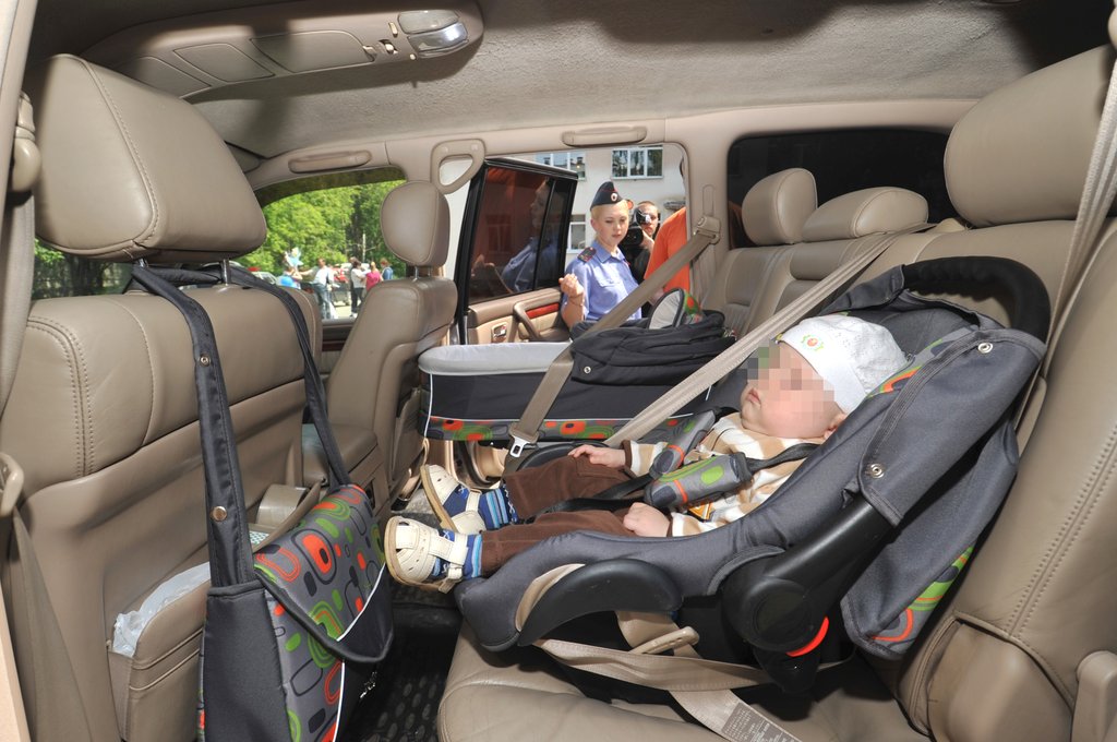 Медики убеждены, что в ДТП автокресло спасает детям жизнь. Фото: Алексей Кунилов