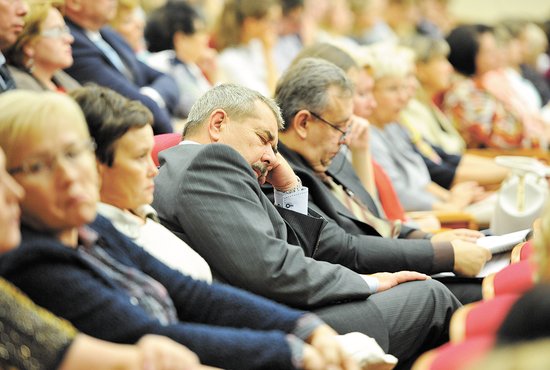 На заседание женского парламента пришло немало мужчин.  Но не всем под силу оказался груз женских проблем. Фото: Владимир Мартьянов