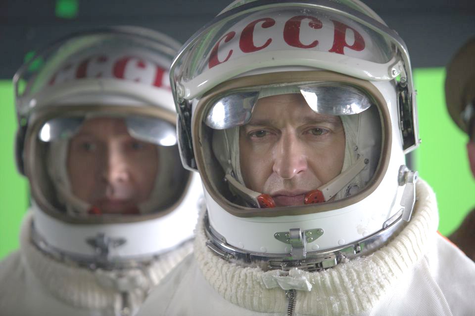 В 2017 году в России о полёте «Восхода-2» был снят фильм - «Время первых» (режиссёр Дмитрий Киселёв). Беляева в нём сыграл Константин Хабенский (справа).