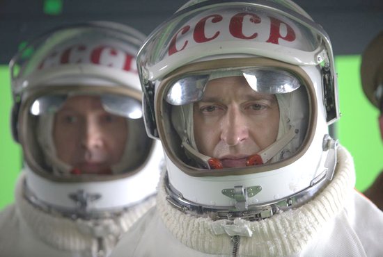 В 2017 году в России о полёте «Восхода-2» был снят фильм - «Время первых» (режиссёр Дмитрий Киселёв). Беляева в нём сыграл Константин Хабенский (справа).