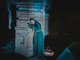 Наталья Соколова в сцене из спектакля «Пьемонтский зверь». Мрачные стены провиантских складов в полнолуние стали отличными подмостками для создания атмосферы женского монастыря, в котором поселилось зло. Неизвестный фотограф