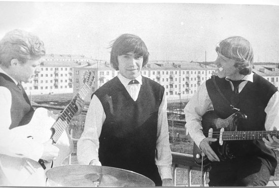 «Месяцевики» образца 1966 года: гитарист Сергей Жданов, ударник Владимир Горожанцев и басист Владимир Прокин (слева направо). Фото: неизвестный фотограф
