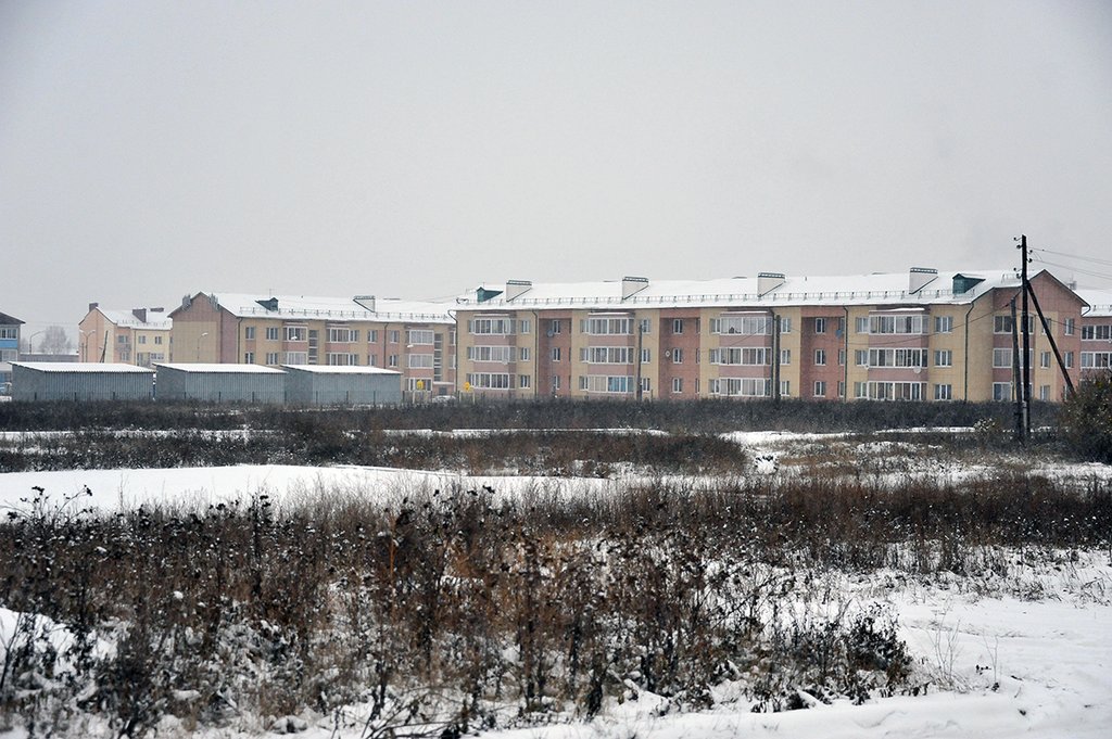 По словам главы Алапаевска, взамен 51 снесённого барака было построено 8 новых домов, переселено 889 человек. Фото: Александр Зайцев