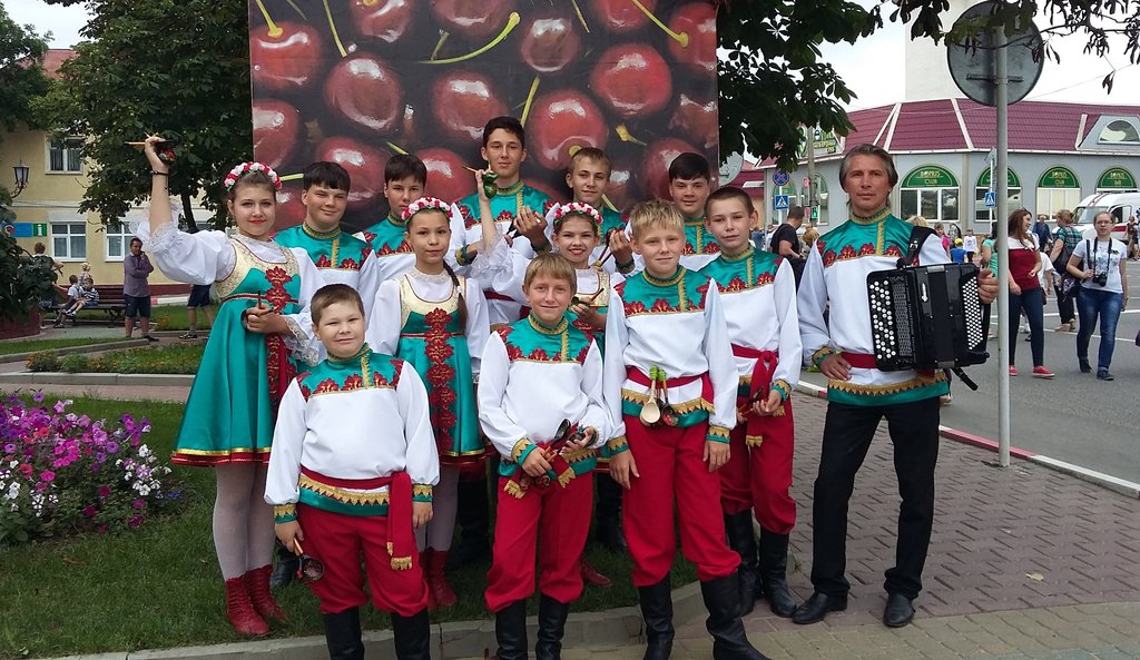 Уральцы показали белорусам, что музыкальным инструментом могут стать ложки, пила и даже кастрюля. Неизвестный фотограф