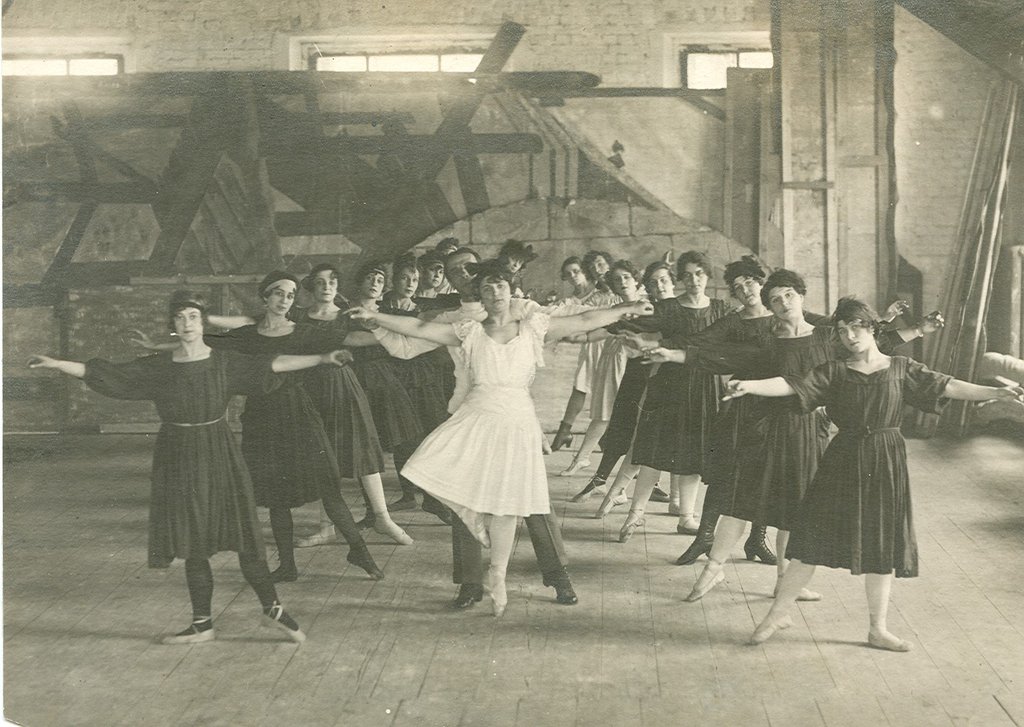 Балетная труппа. 1922 год. Фото из архива театра