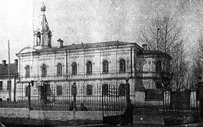  Церковь Во Имя Святителя Николая Чудотворца при приюте была освящена в 1877 году.