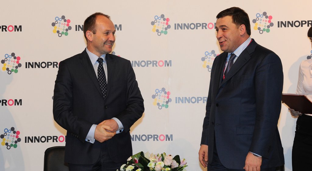 Евгений Куйвашев (справа) и Марек Сова договорились о плодотворном сотрудничестве между регионами. Фото Станислава Савина.