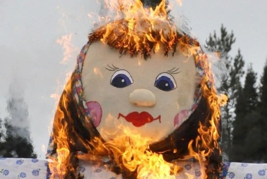 Сжигать чучело Масленицы —символа зимы —свердловчане будут в эти выходные. Фото:   vremya-nt.ru