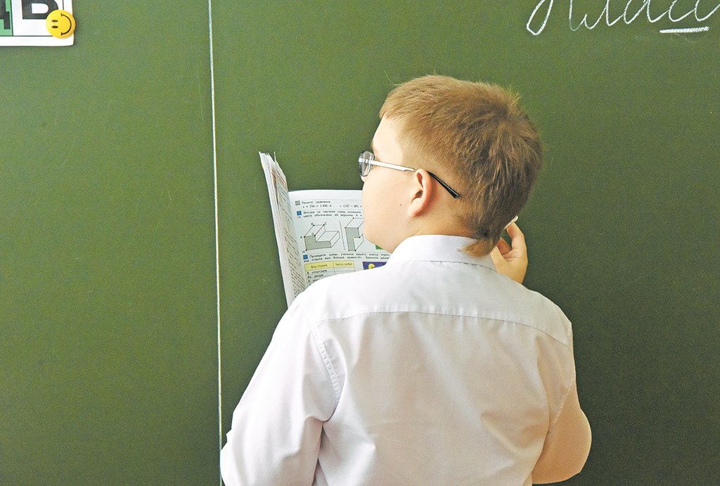 Чаще всего родители записывают детей для развития памяти в специальные центры.  Для примера: урок ментальной арифметики в Екатеринбурге стоит 800 рублей. Фото: Алексей Кунилов