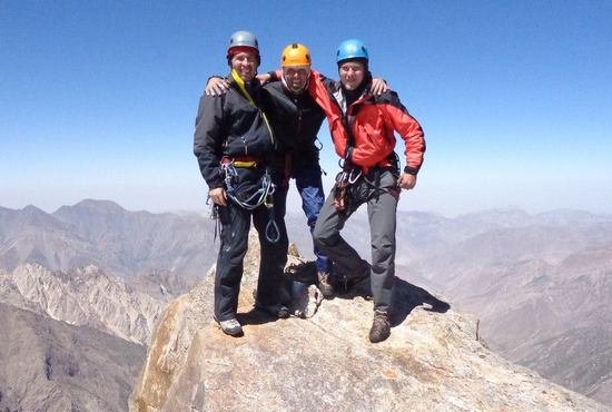 Один из самых титулованных свердловских альпинистов Михаил Дэви (на снимке слева). Фото: facebook.com