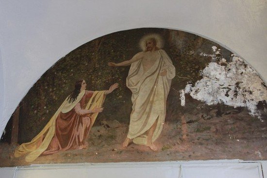 Так выглядели ещё до полной их реставрации фрески, созданные в 1916 году.