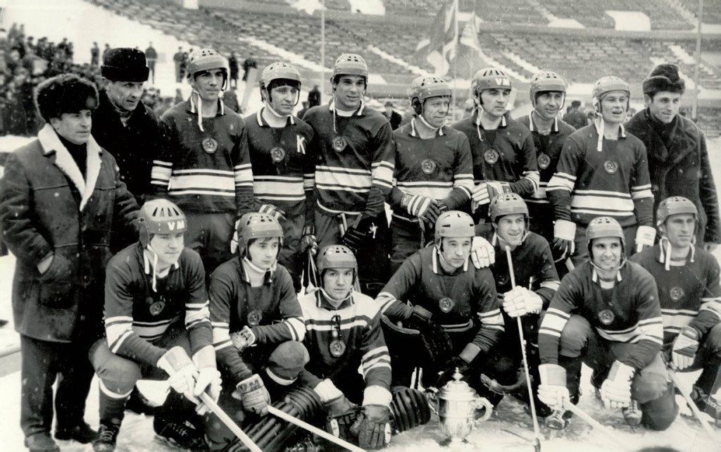 Сборная Советского Союза — чемпион мира 1973 года. Анатолий Фролов  в верхнем ряду третий справа. Фото: ok.ru