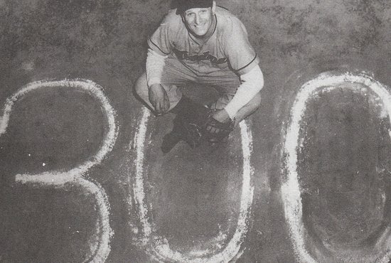 Виктора Старухина-Старфина называли «Виктори Старфин», то есть Победа старфин: в 1955 году он стал первым питчером Японской бейсбольной лиги, который добрался до отметки 300 выигранных матчей. Фото: WIKIPEDIA.ORG