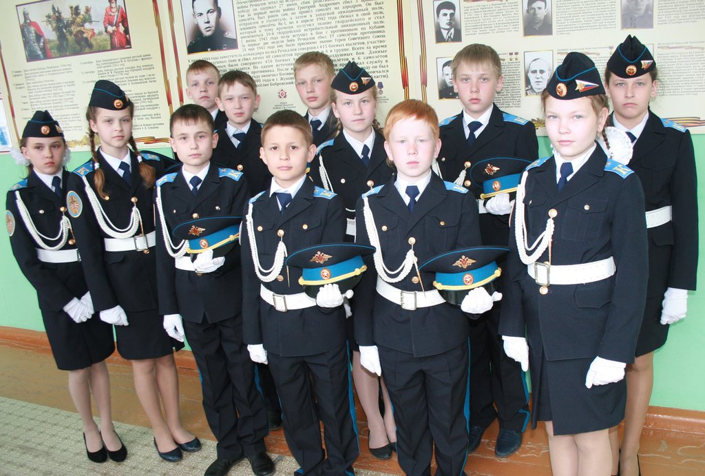 Хотя ребята ещё пятиклассники, большинство из них уже настроены после окончания школы поступать в Челябинское военное авиационное училище. Фото: «Родники ирбитские»