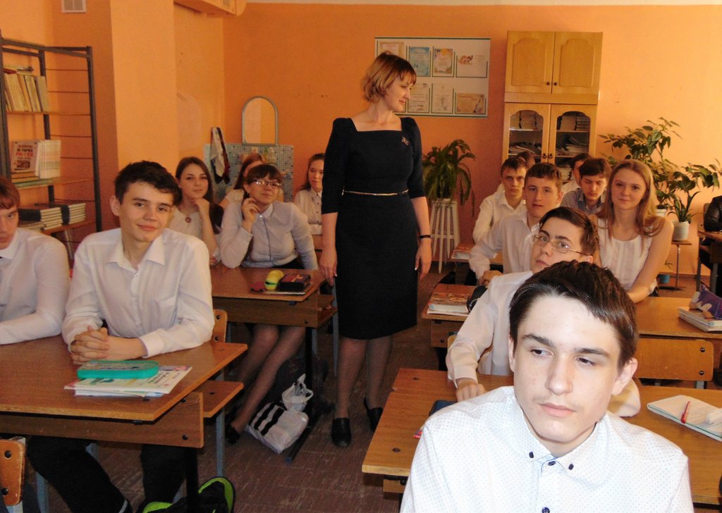 За этот год глава Нижней Салды Елена Матвеева уже провела 6 уроков в разных школах города. Фото: Галина Соколова