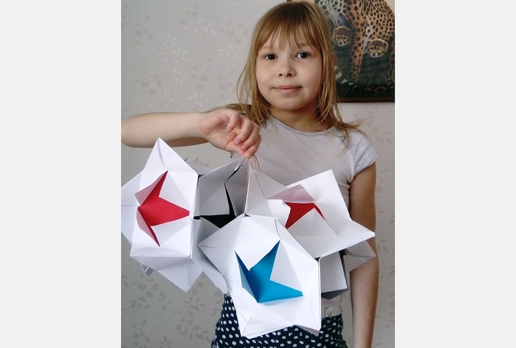 Новогодние шары в стиле оригами