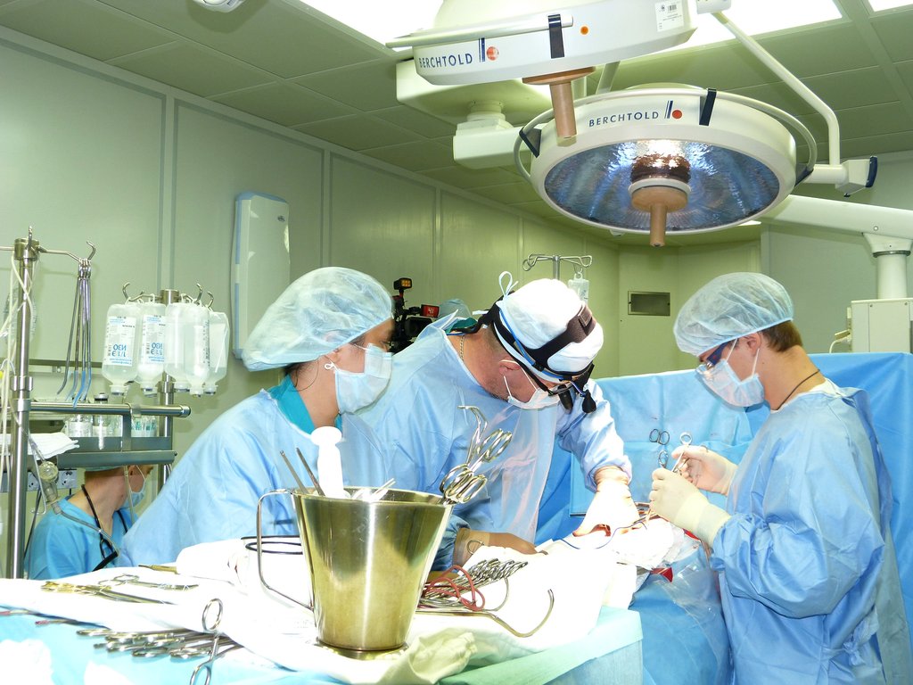 Хирургическая операция на клапане сердца длится от двух до пяти часов. Фото: Ольга Белкина