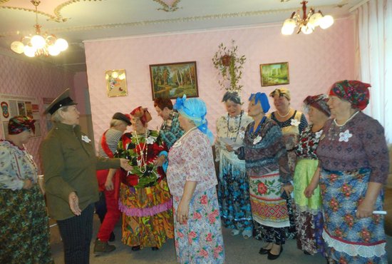 У ирбитских ветеранов — очередной праздник в комплексном центре социального обслуживания населения. Фото: Маргарита Литвиненко