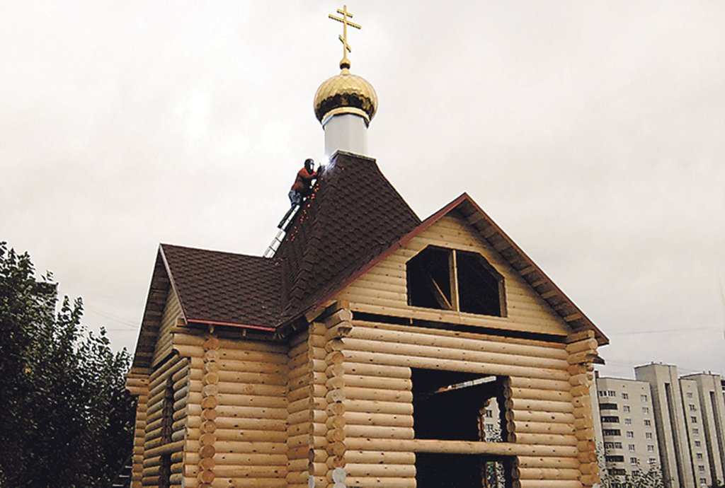 Деревянный сруб храма изготовили специалисты  из Шалинского городского округа. Фото: Александр Зайцев