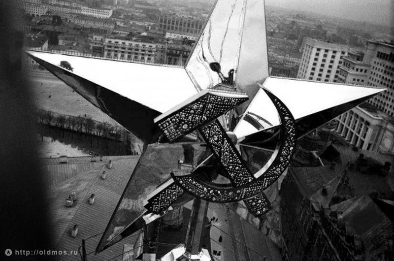 Никольская башня Кремля образца 1935 года. Фото: oldmos.ru