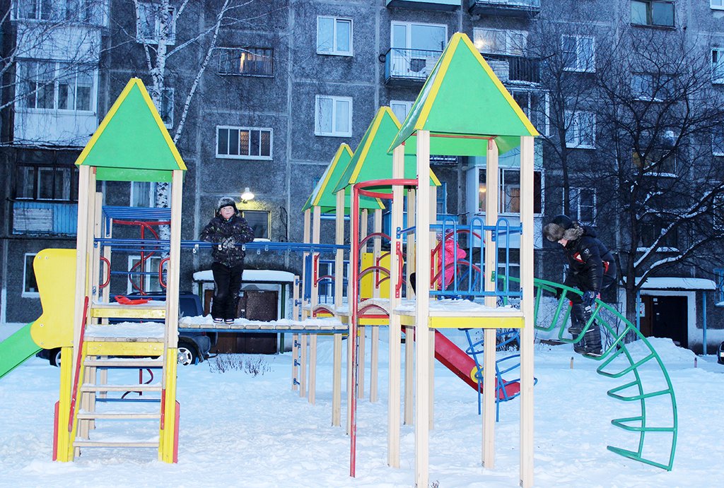 В Туринске на средства «депутатского миллиона» построили сразу пять детских площадок. Фото:Лариса Лазарева