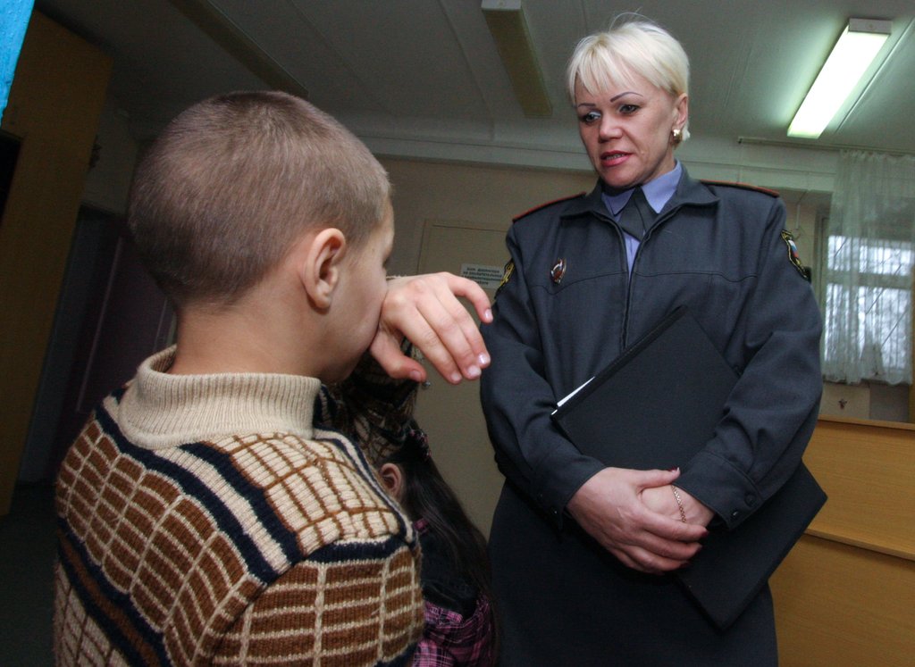 За 2012 год  на Среднем Урале рассмотрели более 12 000 дел в отношении несовершеннолетних. Фото РИА "Новости".