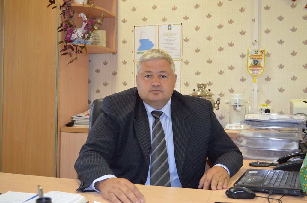 Андрей Ташкинов возглавляет территориальное управление  с 2016 года. Фото: «Ачитская газета»