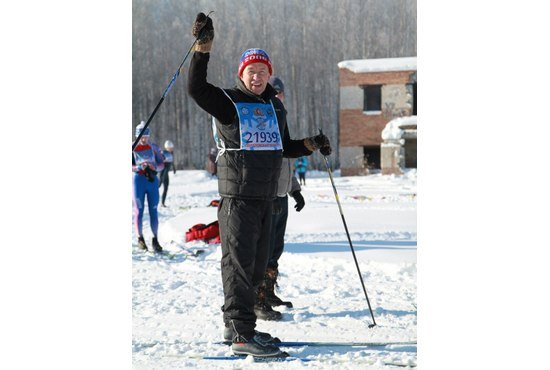 Валерий Конопкин не только болеет за любимых спортсменов, но и сам ведёт активный образ жизни. Фото: vk.com