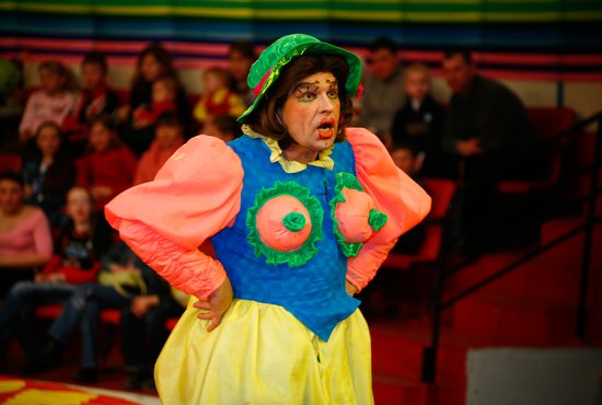 В новогоднем представлении «Волшебный бал Золушки» в 2008 году Анатолий Марчевский в последний раз «актёрствовал» на манеже. Фото из личного архива.