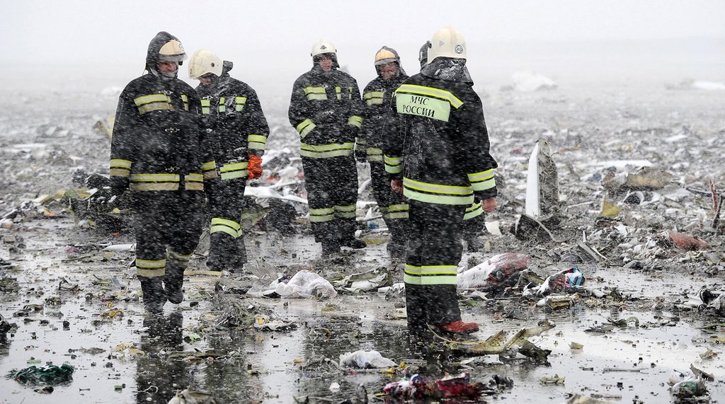 Самолёт полностью разрушился сразу после того, как коснулся земли. Обломки раскидало более чем на километр. Фото: riw.ru